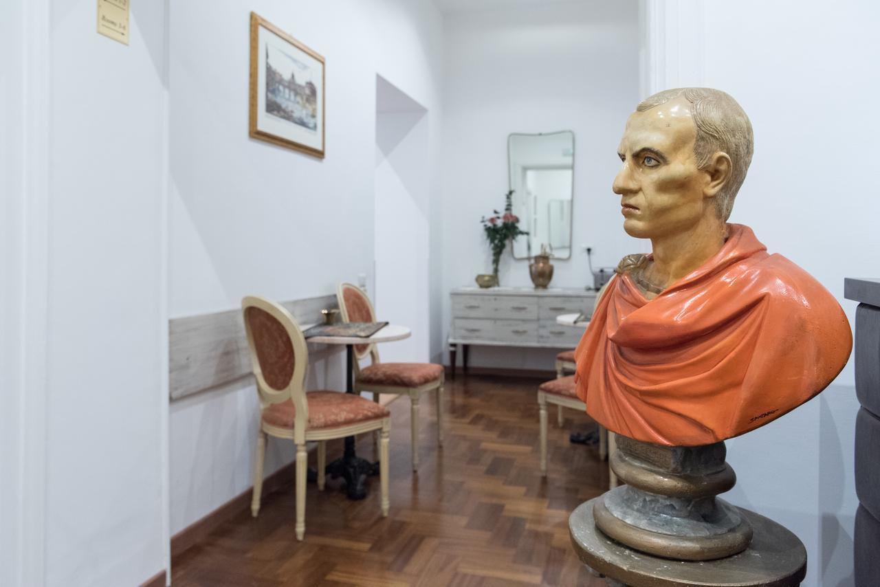 Domus Giulia Bed and breakfast 2*